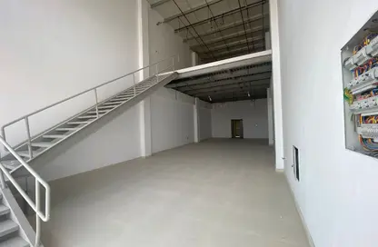Warehouse - Studio - 2 Bathrooms for rent in Al Mowaihat 3 - Al Mowaihat - Ajman