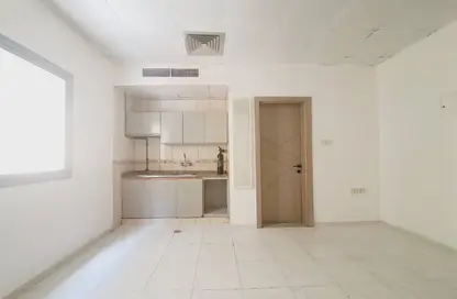 Apartment - Studio - 1 Bathroom for rent in Fire Station Road - Muwaileh - Sharjah