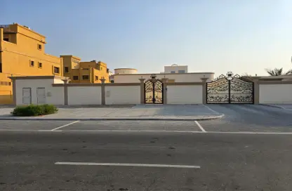 Villa - 3 Bedrooms - 5 Bathrooms for sale in Mohamed Bin Zayed City Villas - Mohamed Bin Zayed City - Abu Dhabi