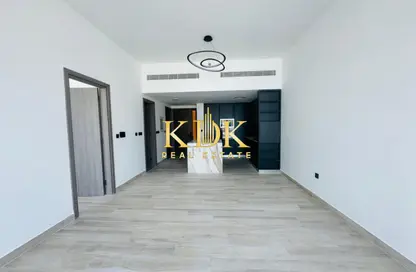 شقة - غرفة نوم - 2 حمامات للبيع في اكسفورد جاردنز - ارجان - دبي