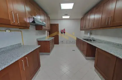 Apartment - 3 Bedrooms - 4 Bathrooms for rent in Al Otaiba Tower - Electra Street - Abu Dhabi