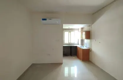 شقة - 1 حمام للايجار في مبنى مويلح - مويلح - الشارقة