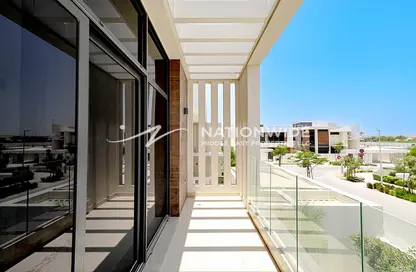 Villa - 4 Bedrooms - 5 Bathrooms for sale in West Yas - Yas Island - Abu Dhabi