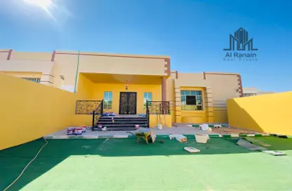 Villa - 3 Bedrooms - 4 Bathrooms for rent in Gafat Al Nayyar - Zakher - Al Ain