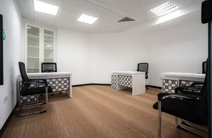 Co-working space - Studio - 2 Bathrooms for rent in Al Dana Centre - Al Muraqqabat - Deira - Dubai