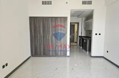 Apartment - Studio - 1 Bathroom for rent in Rukan Tower A - Rukan Tower - Dubai Land - Dubai