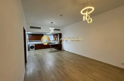 شقة - غرفة نوم - 2 حمامات للايجار في 1 ردهة وستن - ردهة وستن - مدينة السيارات - دبي
