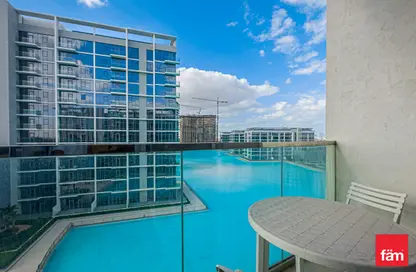 صورة لـ حوض سباحة شقة - غرفة نوم - 1 حمام للبيع في مساكن 15 - المنطقة وان - مدينة الشيخ محمد بن راشد - دبي ، صورة رقم 1