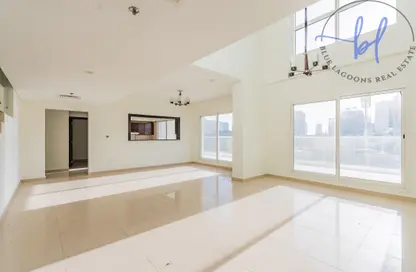 Apartment - 2 Bedrooms - 3 Bathrooms for rent in Royal JVC Building - Jumeirah Village Circle - Dubai