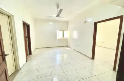 شقة - غرفة نوم - 1 حمام للايجار في طريق فاير ستاشن - مويلح - الشارقة شقة - غرفة نوم - 1 حمام للايجار في طريق فاير ستاشن - مويلح - الشارقة