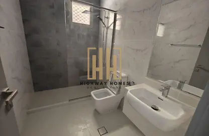 مكتب - استوديو - 2 حمامات للايجار في بناية مويليح 3 - مويلح - الشارقة