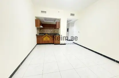 Apartment - 2 Bedrooms - 2 Bathrooms for rent in Knightsbridge Court - Jumeirah Village Circle - Dubai