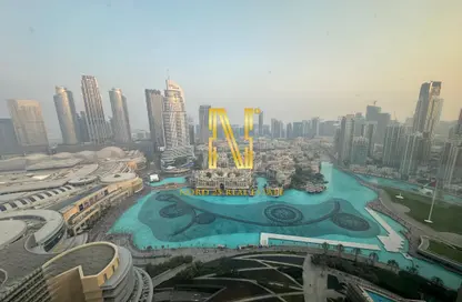 صورة لـ حوض سباحة شقة - 2 غرف نوم - 3 حمامات للبيع في برج خليفة المنطقة 2ب - برج خليفة - دبي وسط المدينة - دبي ، صورة رقم 1