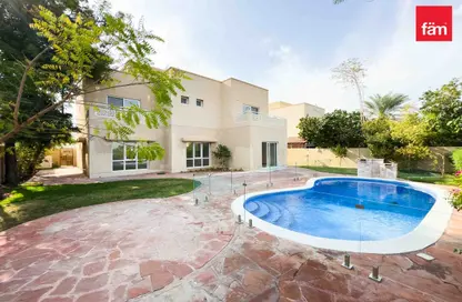 Villa - 5 Bedrooms - 6 Bathrooms for rent in Meadows 7 - Meadows - Dubai