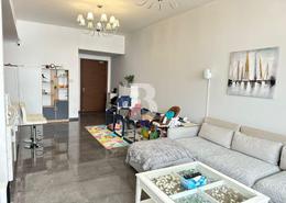 صورةغرفة المعيشة لـ: شقة - 2 غرف نوم - 3 حمامات للبيع في 2 افينيو ريزدنس - افينيو ريزدنس - الفرجان - دبي, صورة 1