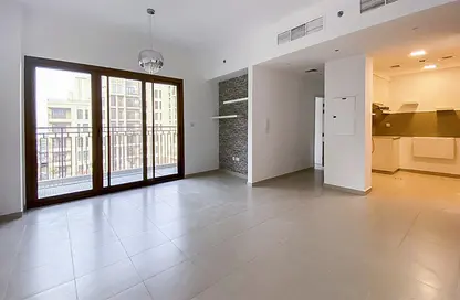 Apartment - 3 Bedrooms - 3 Bathrooms for rent in Zahra Breeze Apartments 3B - Zahra Breeze Apartments - Town Square - Dubai