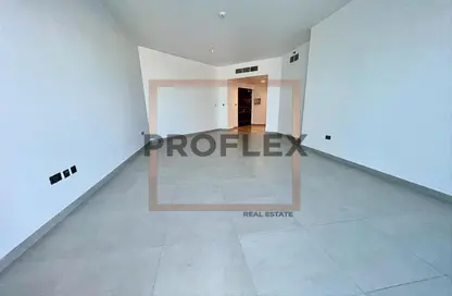 شقة - 2 غرف نوم - 3 حمامات للايجار في برج الريف - شارع الكورنيش - أبوظبي