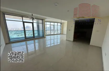 شقة - 2 غرف نوم - 2 حمامات للايجار في مساكن كورنيش عجمان - طريق كورنيش عجمان - عجمان