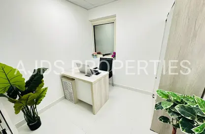 Office Space - Studio - 1 Bathroom for rent in Silver Home Building - Hor Al Anz - Deira - Dubai