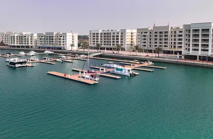 شقة - 2 غرف نوم - 3 حمامات للايجار في 12B البحيرة - لاجون - ميناء العرب - راس الخيمة - رأس الخيمة