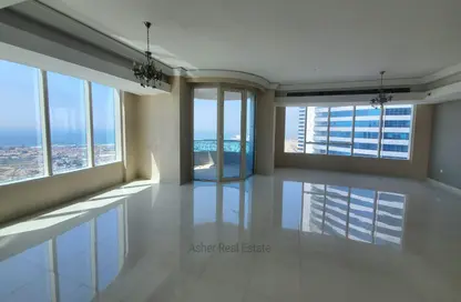 Apartment - 3 Bedrooms - 5 Bathrooms for rent in Blue Tower - Al Majaz 3 - Al Majaz - Sharjah