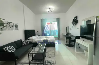 شقة - 1 حمام للايجار في مساكن النخبة رقم 5 - مساكن النخبة الرياضية - مدينة دبي الرياضية - دبي