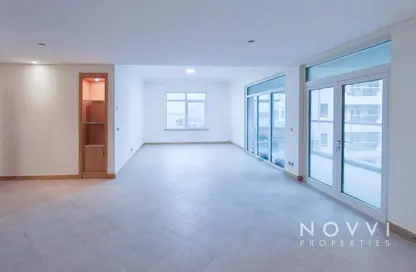 Apartment - 3 Bedrooms - 4 Bathrooms for rent in Al Khudrawi - Shoreline Apartments - Palm Jumeirah - Dubai