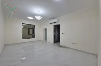 عمارة بالكامل - استوديو - 8 حمامات للايجار في المريال - الخبيصي - العين