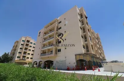 Apartment - 2 Bedrooms - 3 Bathrooms for sale in Mazaya 29 - Queue Point - Dubai Land - Dubai