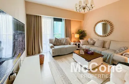 Living Room image for: Apartment - 3 Bedrooms - 3 Bathrooms for rent in Act Towers - Opera District - Downtown Dubai - Dubai, Image 1