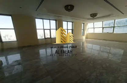 Apartment - 3 Bedrooms - 5 Bathrooms for rent in Cornich Al Buhaira - Sharjah