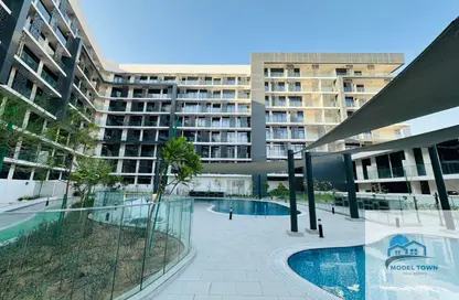 Apartment - Studio - 1 Bathroom for rent in The Gate - Masdar City - Abu Dhabi