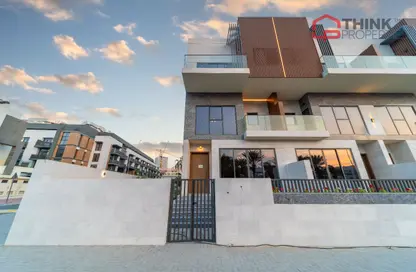 Villa - 4 Bedrooms - 5 Bathrooms for rent in District 14 - Jumeirah Village Circle - Dubai