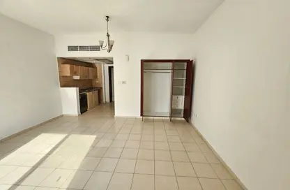 Apartment - Studio - 1 Bathroom for rent in Building X04 - England Cluster - International City - Dubai