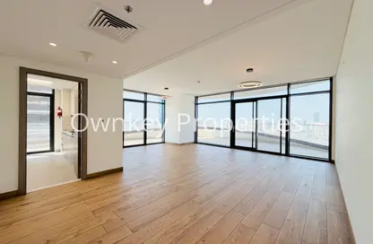 Apartment - 3 Bedrooms - 4 Bathrooms for rent in The Waves Residences - Mankhool - Bur Dubai - Dubai