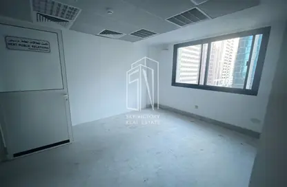 نصف طابق - استوديو - 1 حمام للايجار في شارع خليفة - أبوظبي
