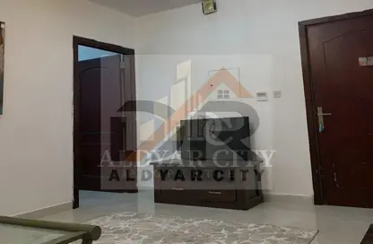 شقة - غرفة نوم - 2 حمامات للايجار في مساكن كورنيش عجمان - طريق كورنيش عجمان - عجمان