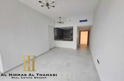 شقة - غرفة نوم - 2 حمامات للايجار في الجداف - دبي