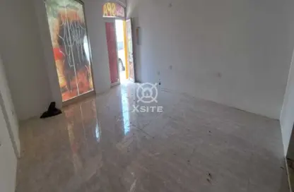 متجر - استوديو - 1 حمام للايجار في ز٠١ - طراز إنجليزي - المدينة الدولية - دبي