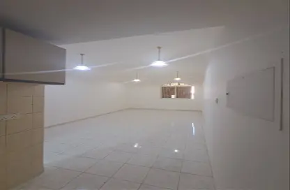 Apartment - Studio - 1 Bathroom for rent in Al Baraha - Deira - Dubai