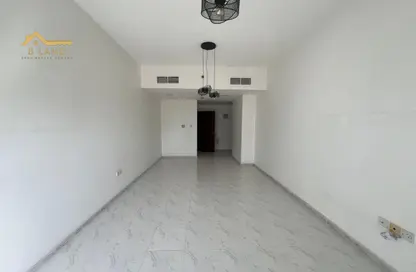 شقة - 2 غرف نوم - 2 حمامات للايجار في لؤلؤة المجاز - المجاز 2 - المجاز - الشارقة