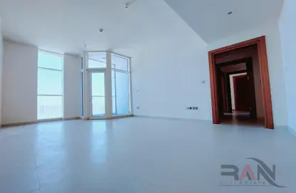Apartment - 2 Bedrooms - 3 Bathrooms for rent in Pearl Tower - Electra Street - Abu Dhabi