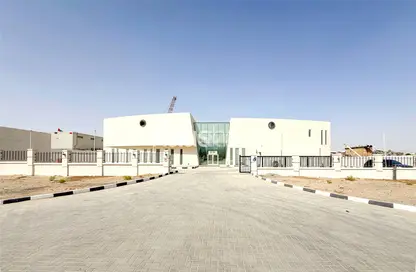 Warehouse - Studio for rent in Industrial Zone - Dubai Industrial City - Dubai