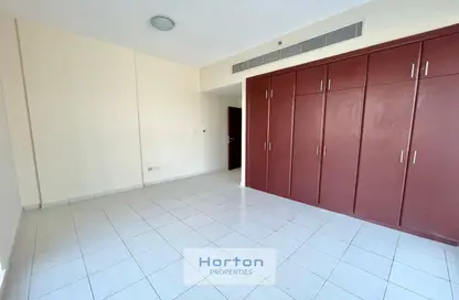 شقة - 2 غرف نوم - 2 حمامات للايجار في برج الجولف - مدينة دبي الرياضية - دبي