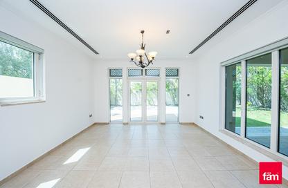 Villa - 3 Bedrooms - 5 Bathrooms for rent in Regional - Jumeirah Park - Dubai