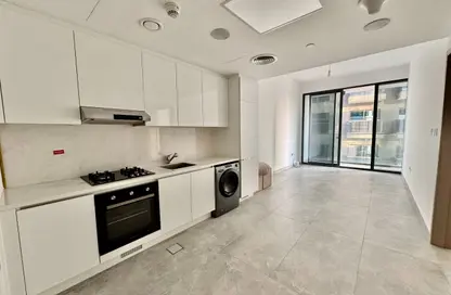 شقة - غرفة نوم - 2 حمامات للايجار في كاتش ريزيدينس لاي جي او - الضاحية 12 - قرية الجميرا سركل - دبي