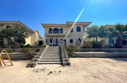 Villa - 4 Bedrooms - 5 Bathrooms for rent in Garden Homes Frond E - Garden Homes - Palm Jumeirah - Dubai