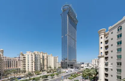 Apartment - 3 Bedrooms - 3 Bathrooms for sale in Al Msalli - Shoreline Apartments - Palm Jumeirah - Dubai