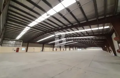 Warehouse - Studio for rent in Phase 1 - Dubai Investment Park (DIP) - Dubai