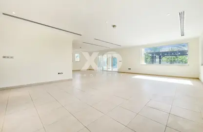 Empty Room image for: Villa - 4 Bedrooms - 3 Bathrooms for rent in Legacy - Jumeirah Park - Dubai, Image 1